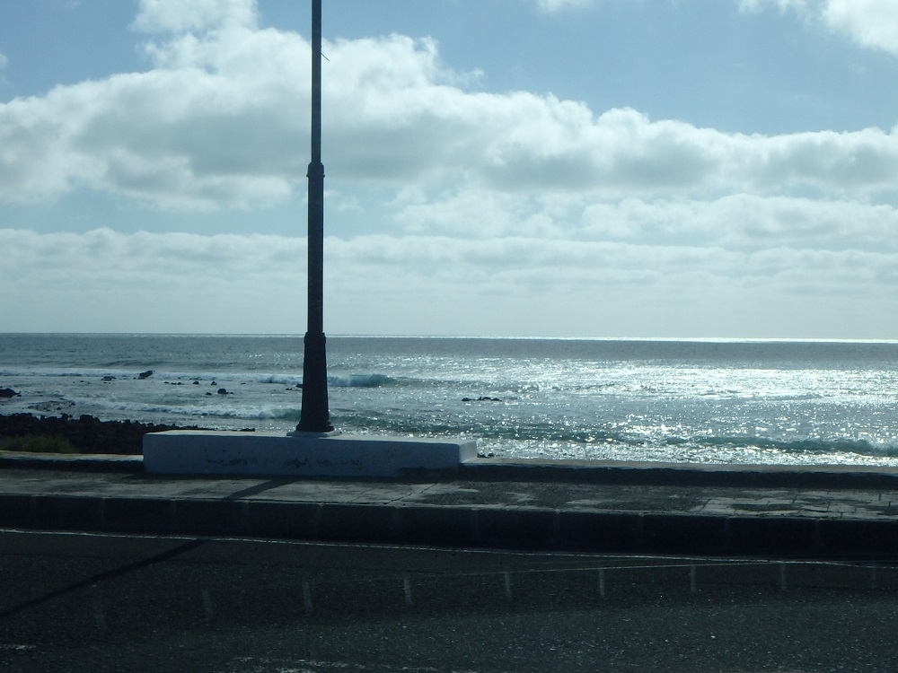 x / surf solo.jpg surf solo.jpg