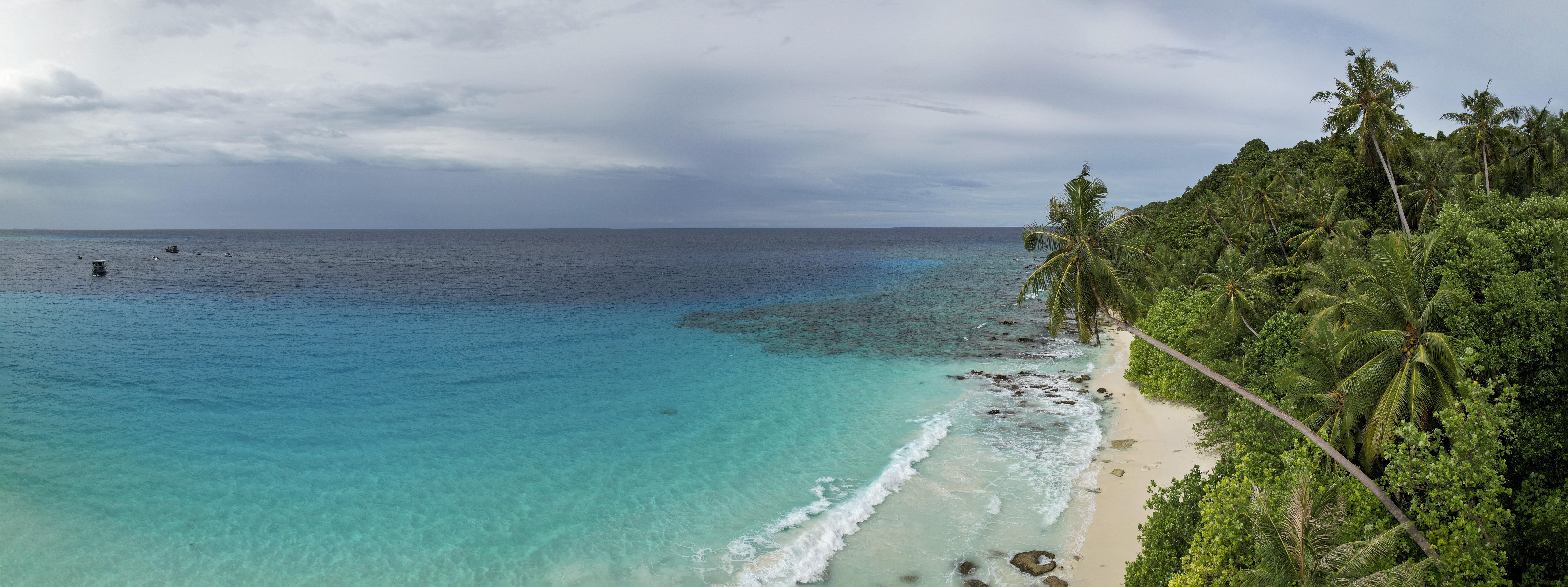 Lasia beach pano.jpg