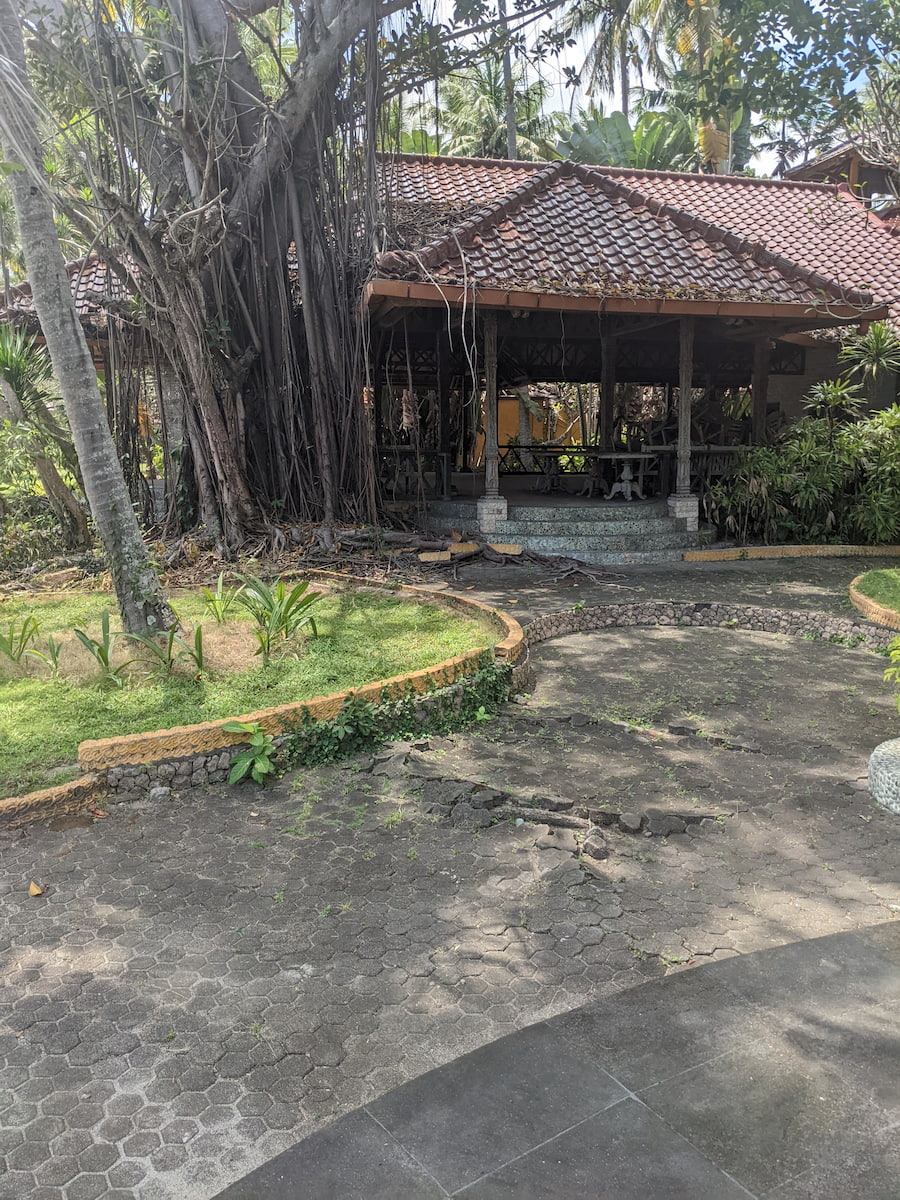 PXL_20220823_103037930.jpg PXL_20220823_103037930.jpg